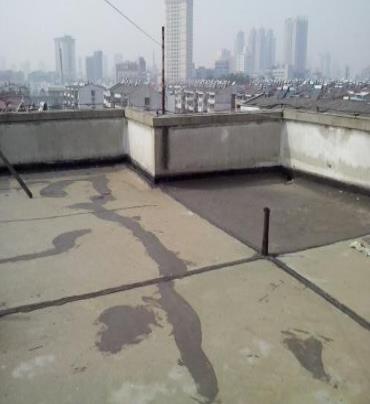 依安漏水维修 楼顶漏水是什么原因，楼顶漏水维修方法是什么?